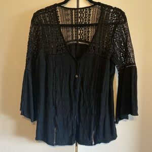 Bo-Ho Black Crocheted bell sleeve medium top, buttons down frt.